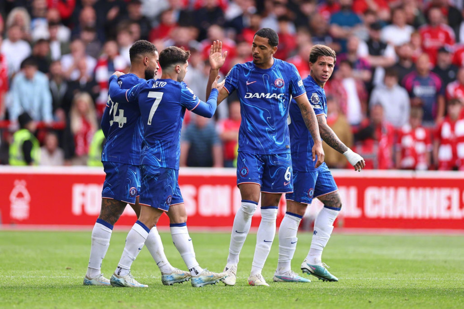 海因策执教阿森纳全情投入训练比赛